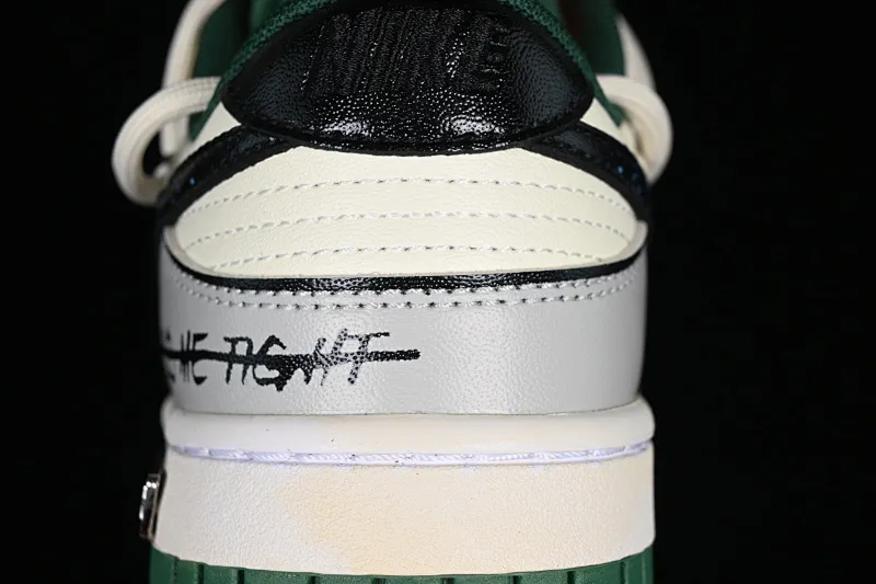 All Categories Nk SB Dunk Series Nk SB Dunk Low Low-top sneakers Customized large box Nk Dunk Low "Miami Hurricanes" Space Exploration Star Trek Customized version of deconstructed straps Retro distressed low-top sneakers DD1391-300